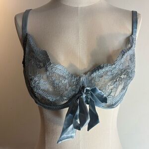 MUSE BY COCO DE MER Sz 36E Lace Underwire Bra With a Satin Bow Adjustable Straps
